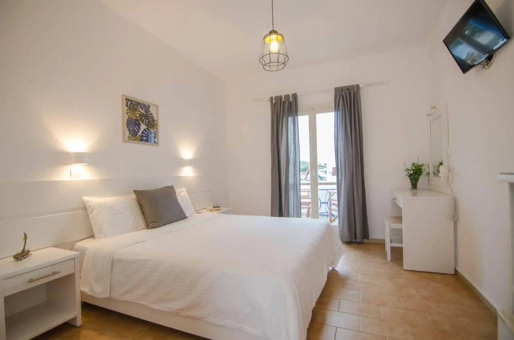 Avra Pension