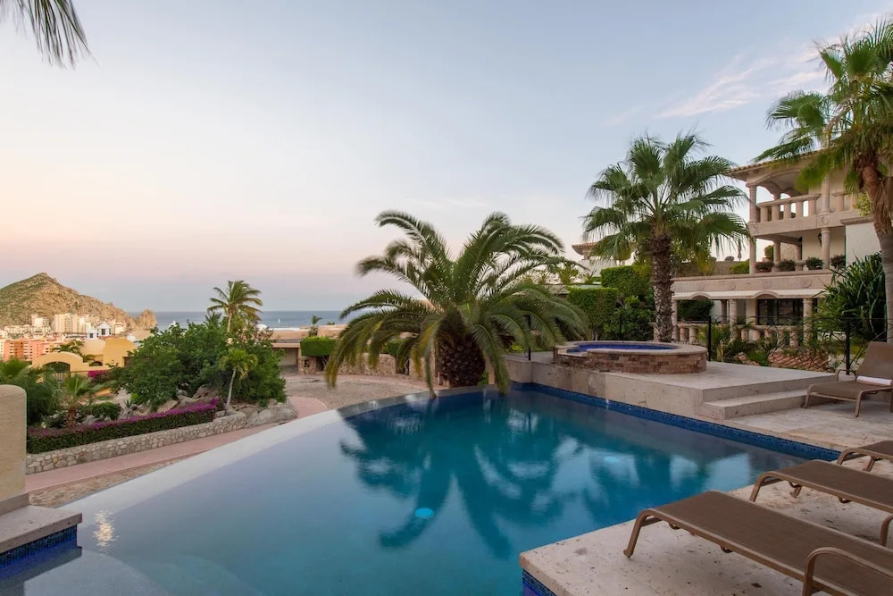 Large Villa for up to 32 People Near Medano Beach: Villa Diamante de Law