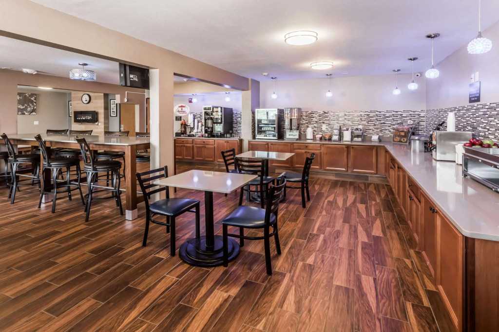 Super 8 by Wyndham Iowa City/Coralville