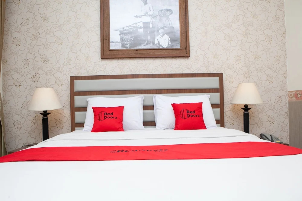 RedDoorz Plus near Bandung Indah Plaza
