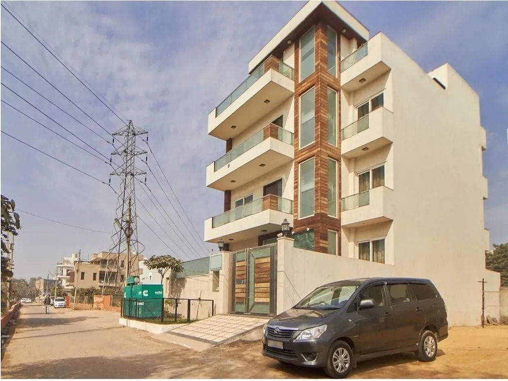 Asian Suites Elite Sector 31