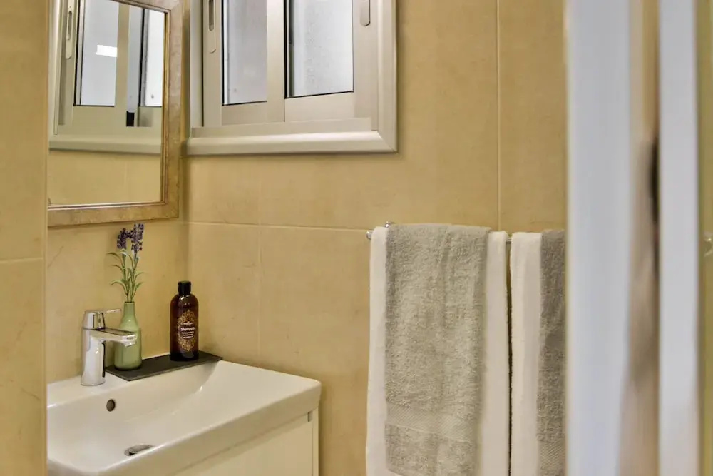Phaedrus Living: Seaside Luxury Flat Lighthouse 67