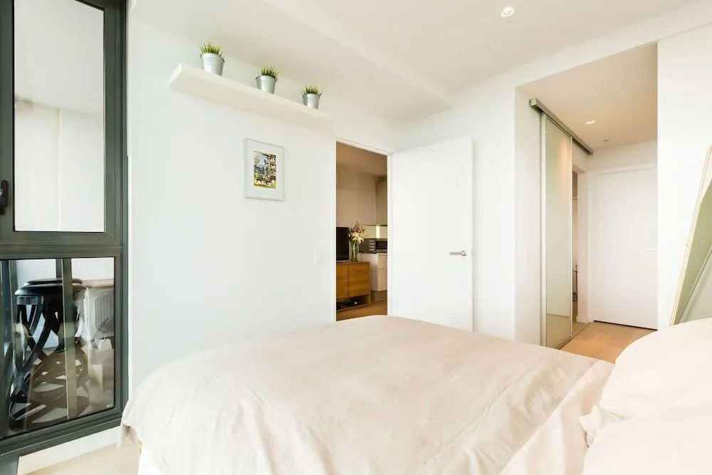 EVA, 1BDR Melbourne Apartment