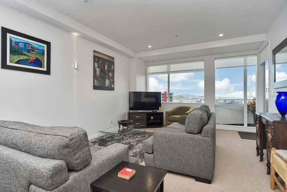 QV Quiet & sunny 2 Bedroom Apartment - 625