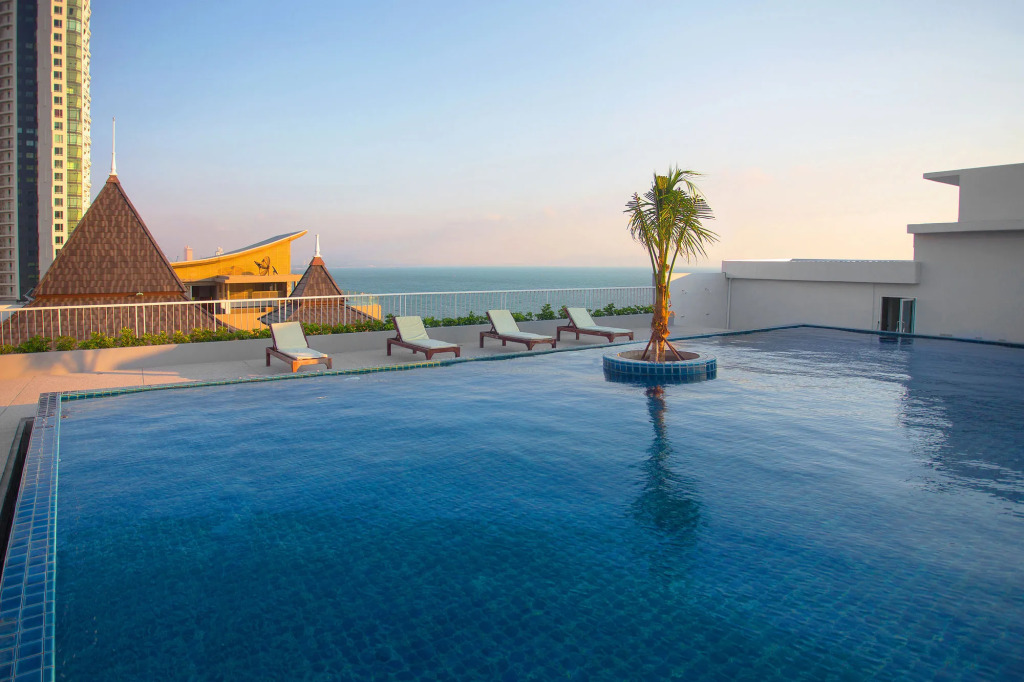 Rodina Beach Hotel