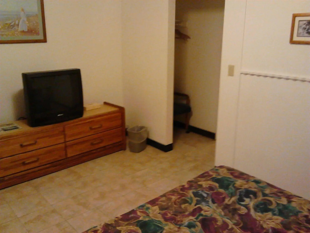 Blue Coast Inn & Suites