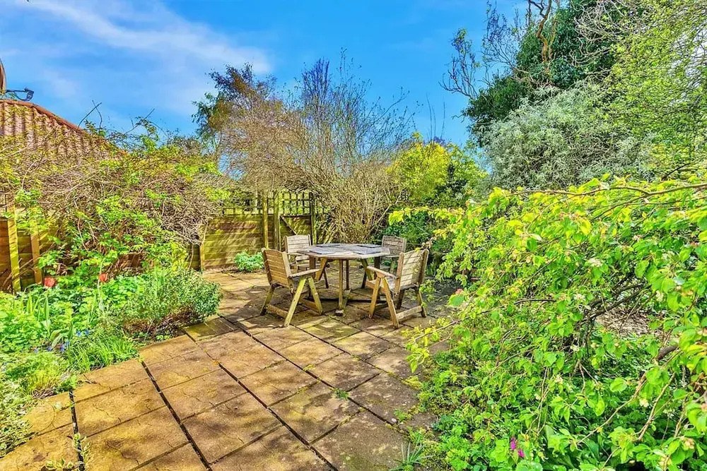 Historical Cottage Near Preston Mill, No Deposit