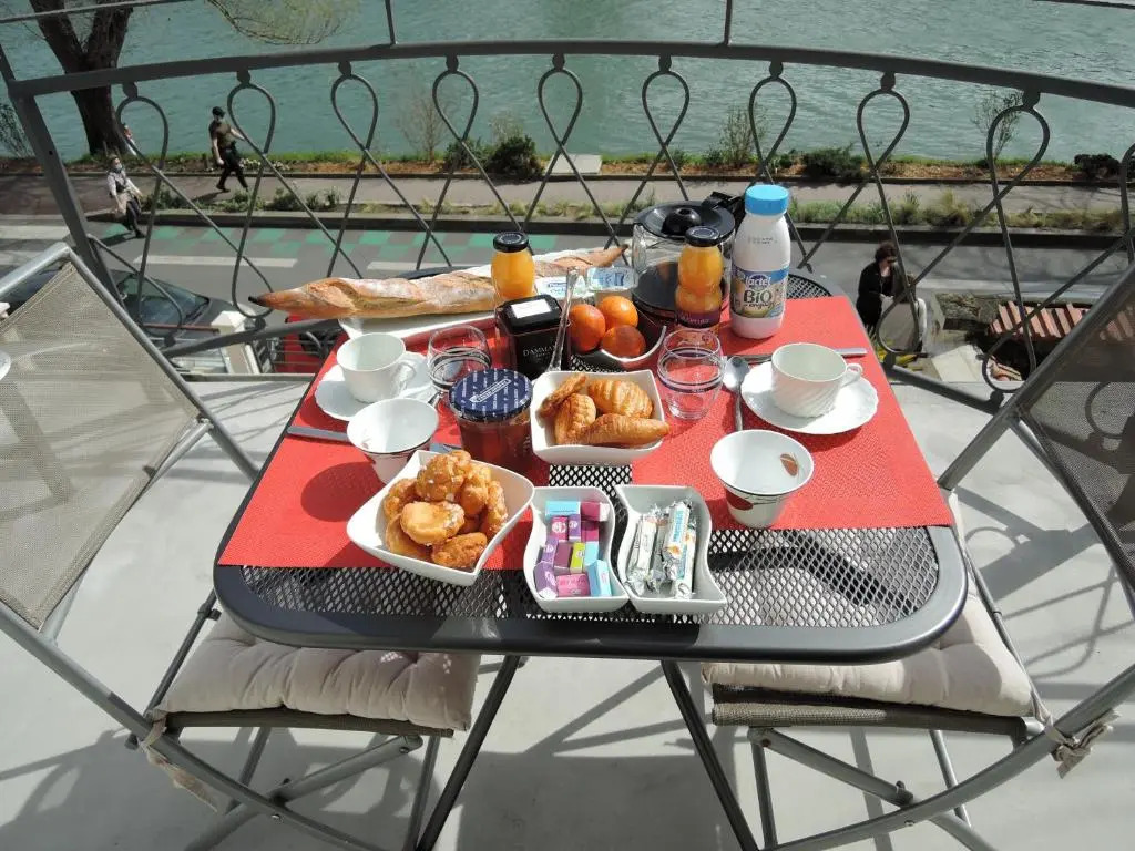 Les Pingouins de la Marne (Adults Only)