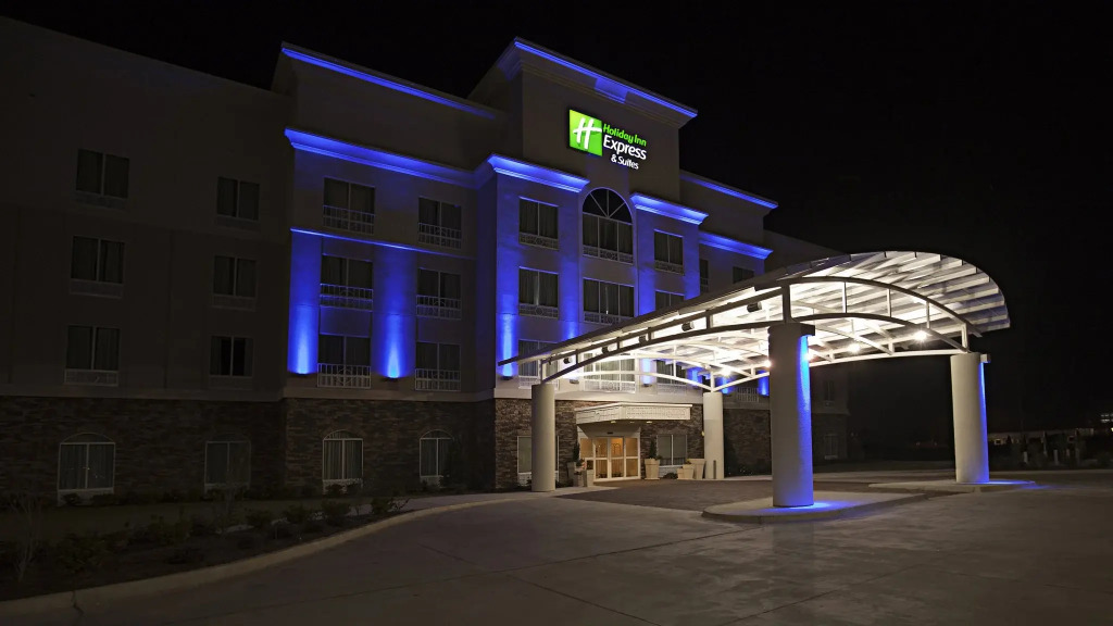 Holiday Inn Express and Suites Bossier City Louisiana Downs by IHG