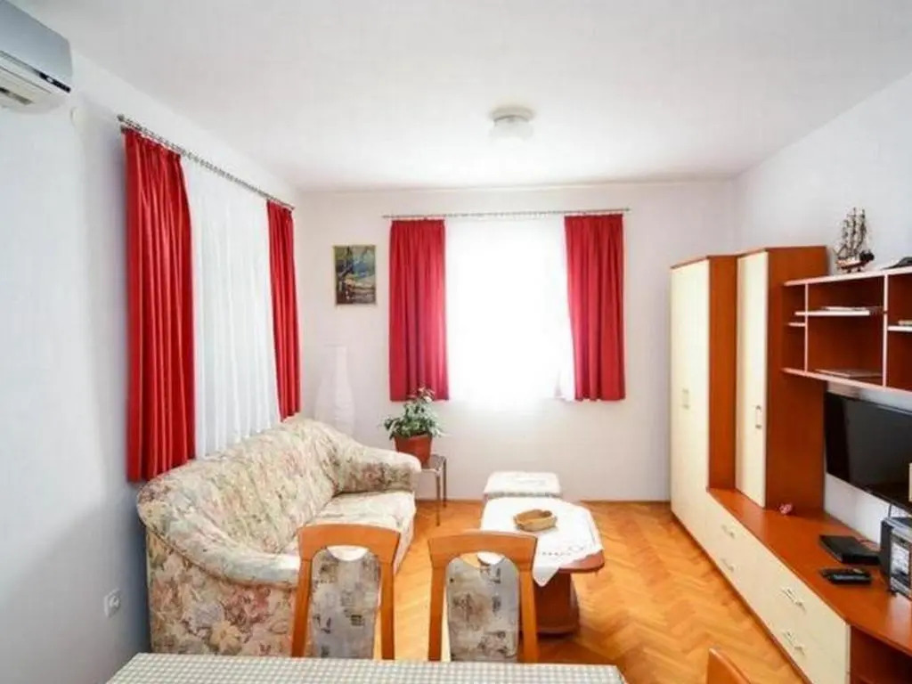 Apartments Jurjako