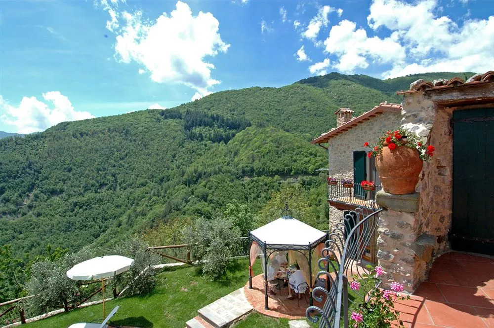 Rustico Sara