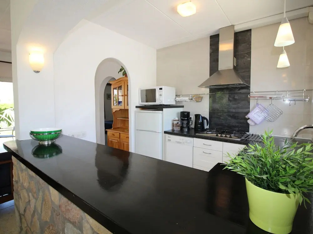 House With Outdoor Studio in Quiet Sector of Empuriabrava