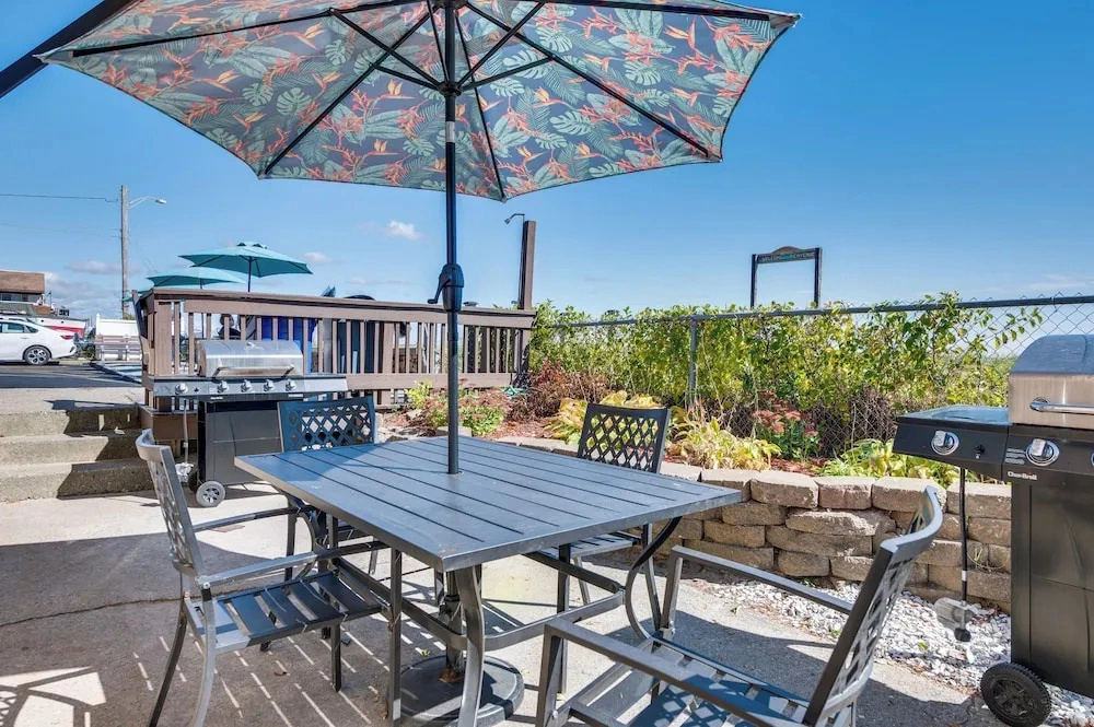 Old Orchard Beach Condo: Steps From the Beach