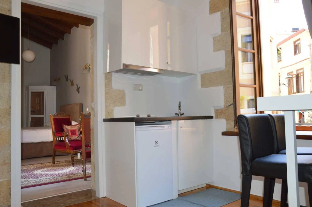 Erietta Suites