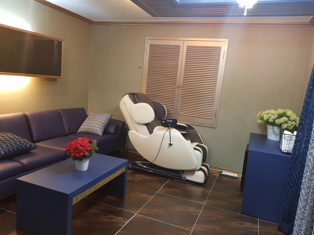 Business Hotel