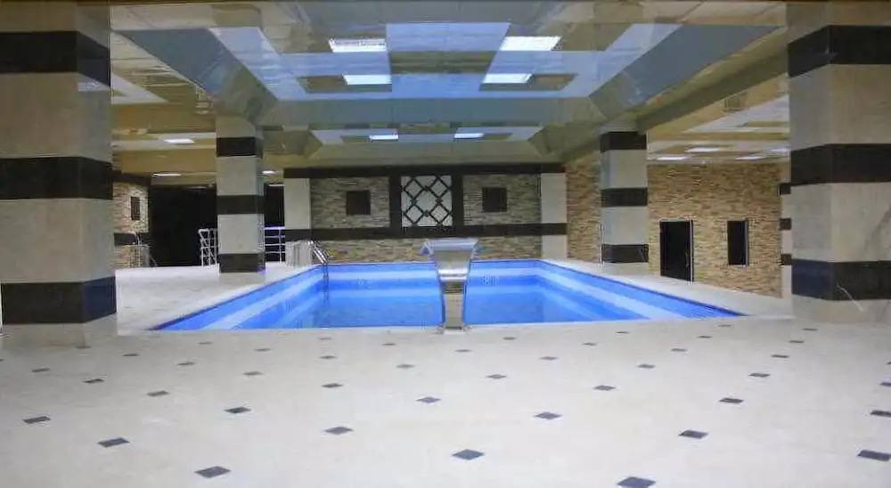 Deluxe Hotel