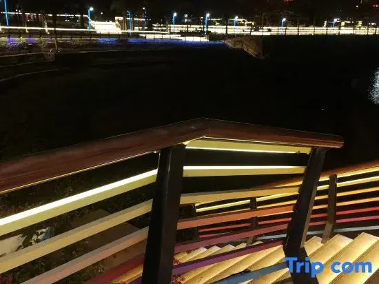 Yijie Hotel