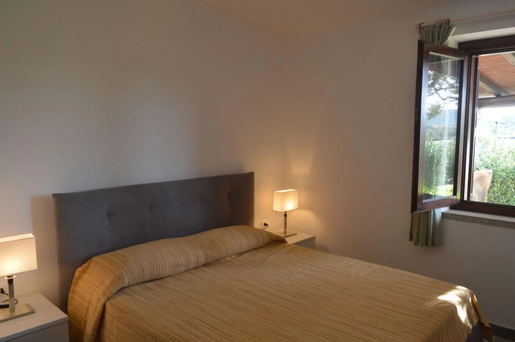 Seafront house in Porto Taverna, independent and 100 meters from the beach with a beautiful view of-Casa Porto Taverna