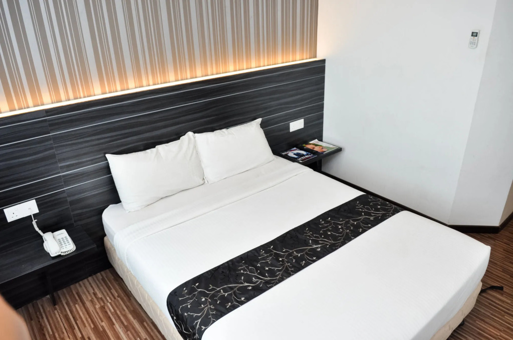 Signature Hotel