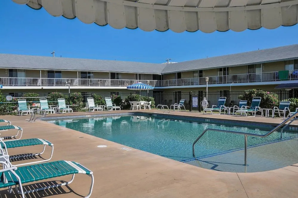 Friendship Oceanfront Suites