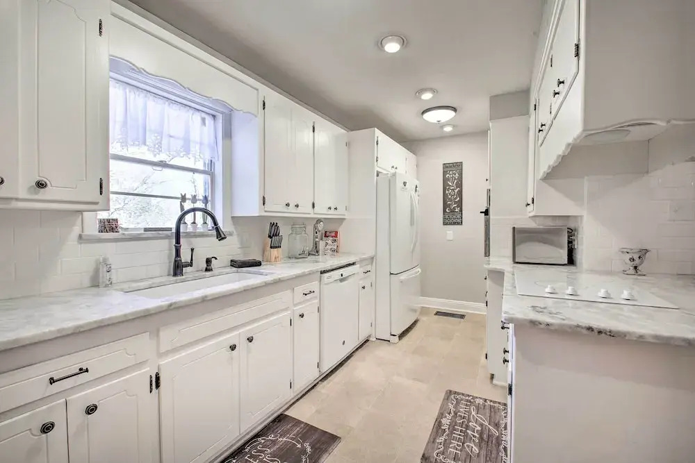 Hot Springs Home: Walk to Oaklawn!