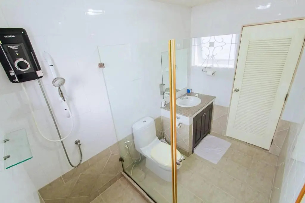 Captivating 3-Bed Villa in Muang Pattaya