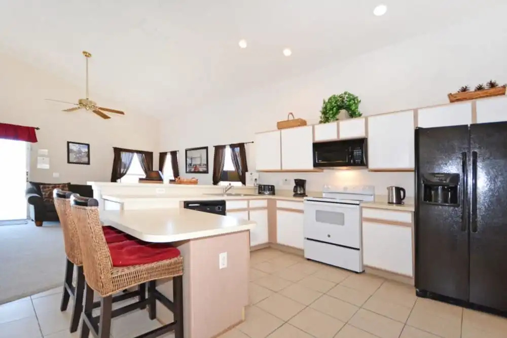 Hampton Lakes 215840