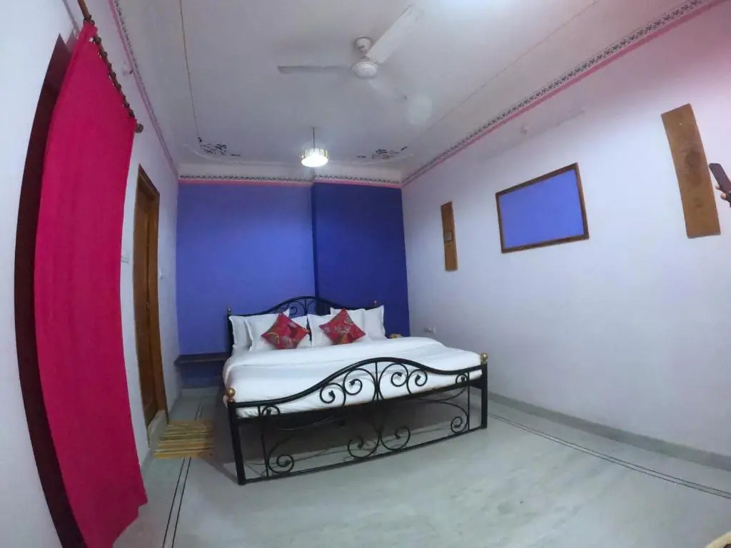 Little Peepal House