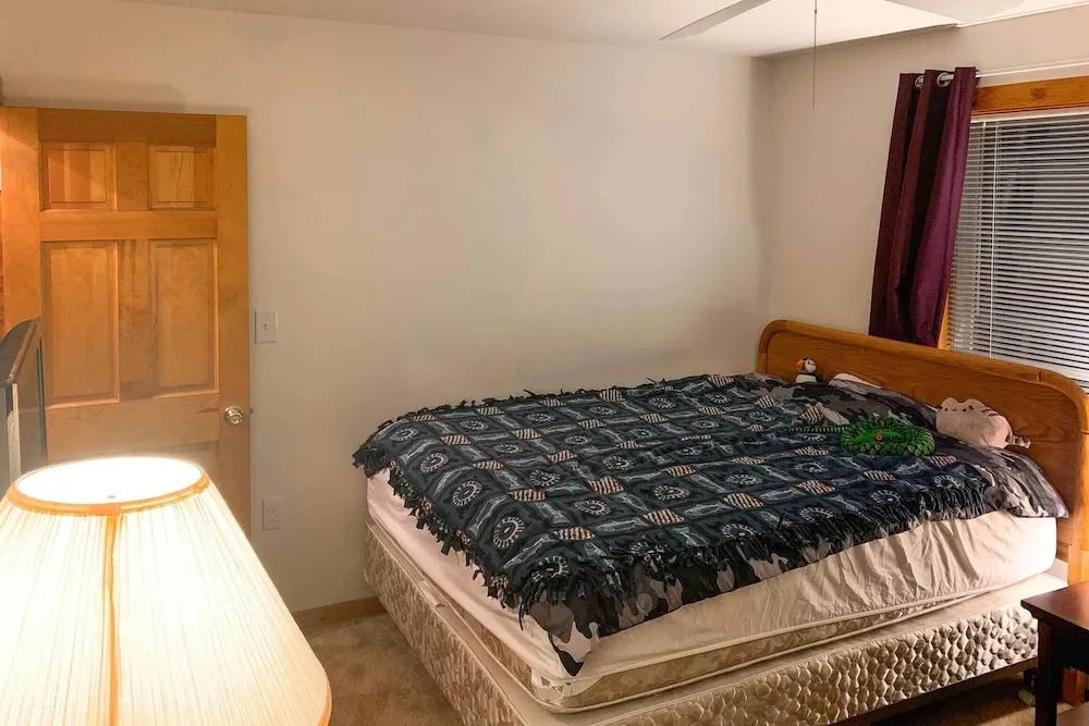 Lovely White Mountains Condo: Hike, Ski & Unwind!