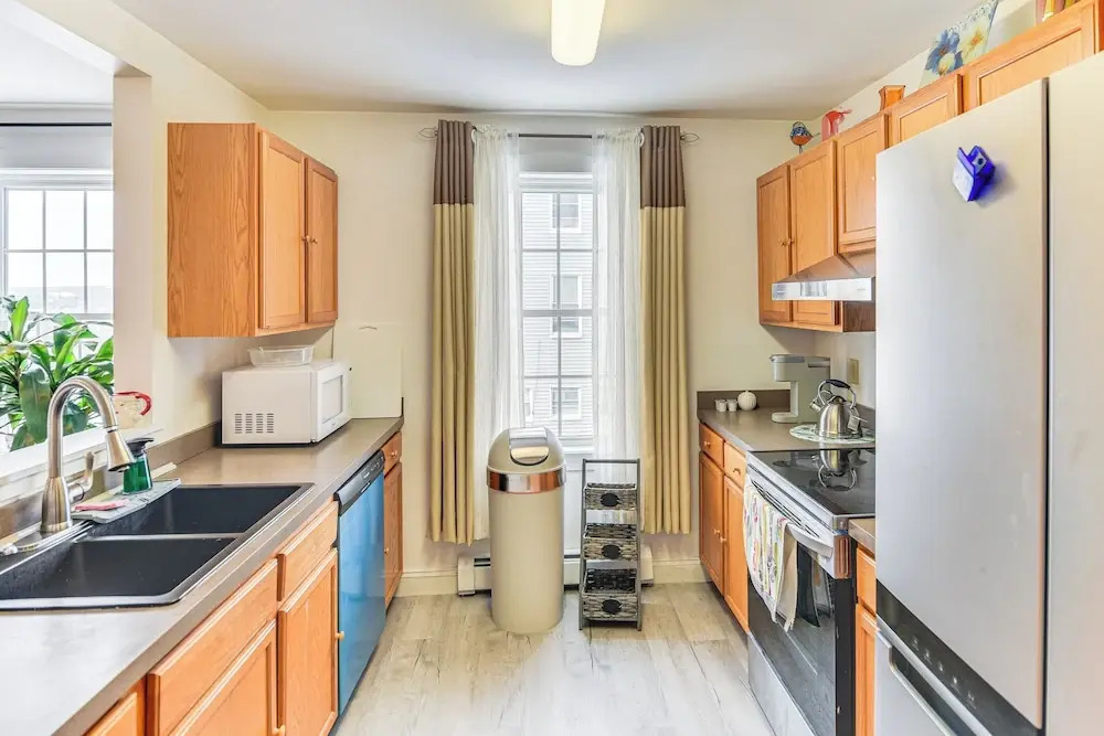 1 Mi to Downtown & Palladium: Worcester Getaway!