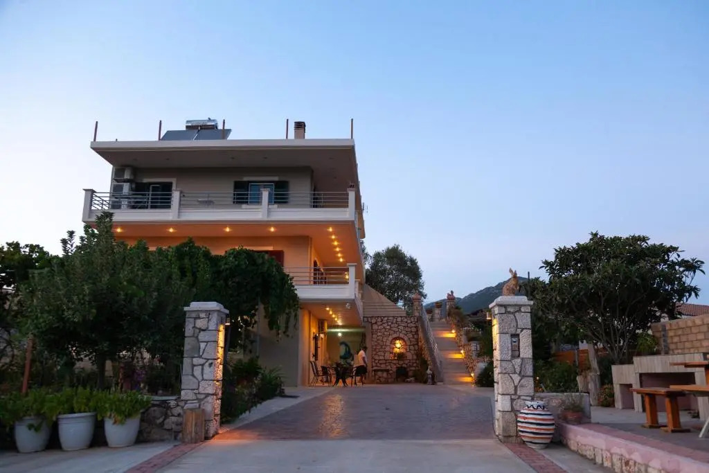 Tsoutsis Apartments