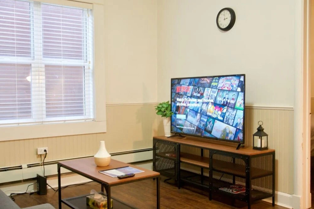 Comfy Downtown MJ Apartment w Parking Coffee Wifi