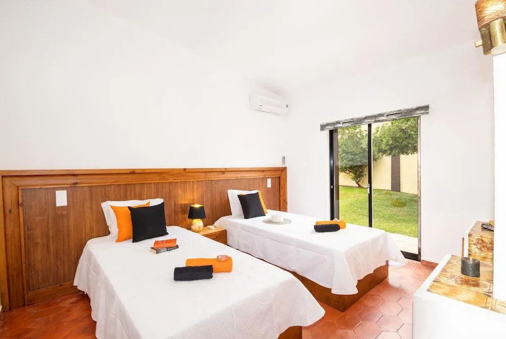 Villa Crisandra - com piscina aquecível, em Albufeira
