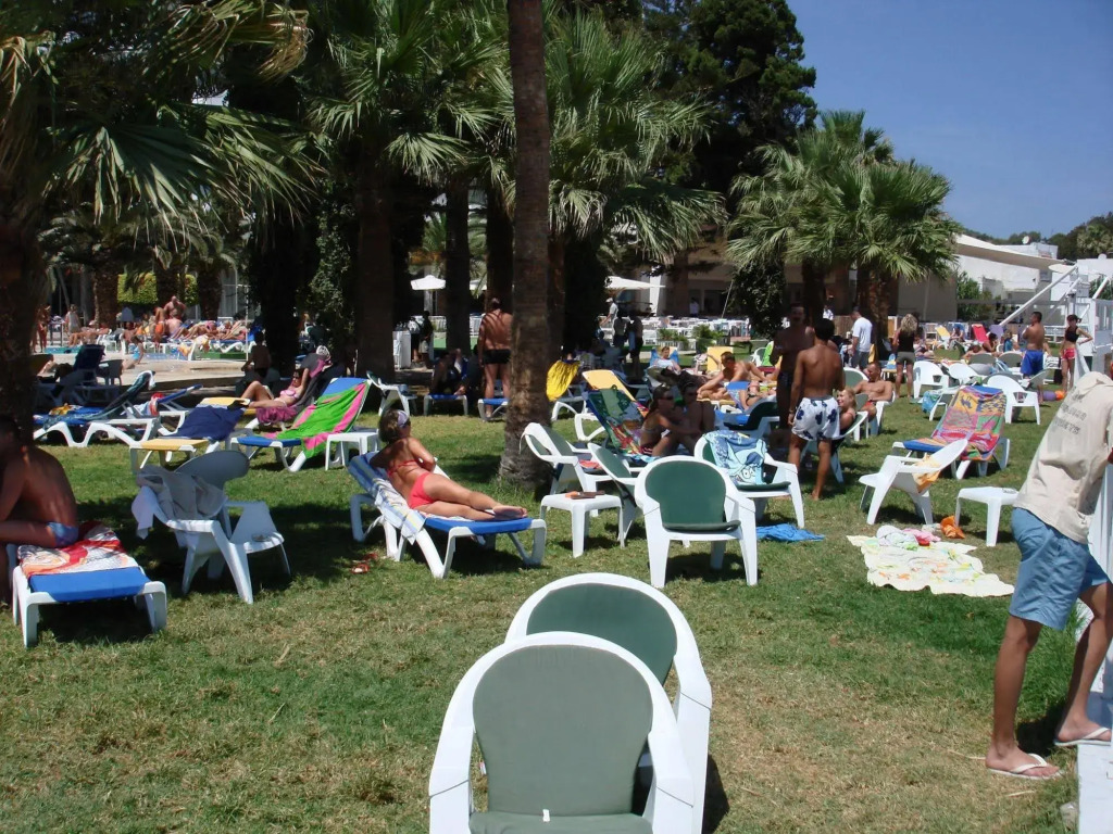 Hotel Corniche Palace