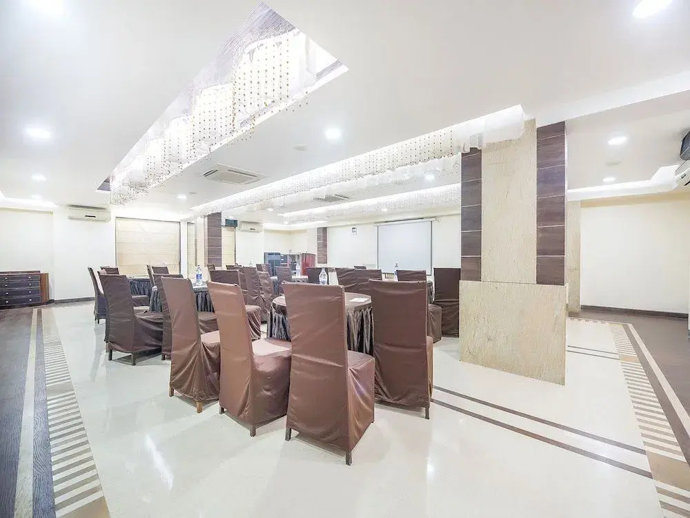 Edition O 30016 Citiotel Shivajinagar