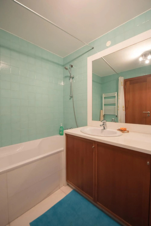 Apartament em condominio com Piscina