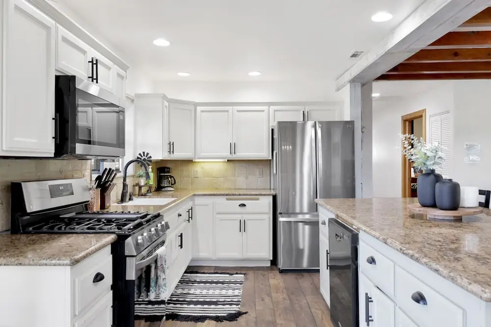 2130-bear City Ranch 4 Bedroom Home by Redawning
