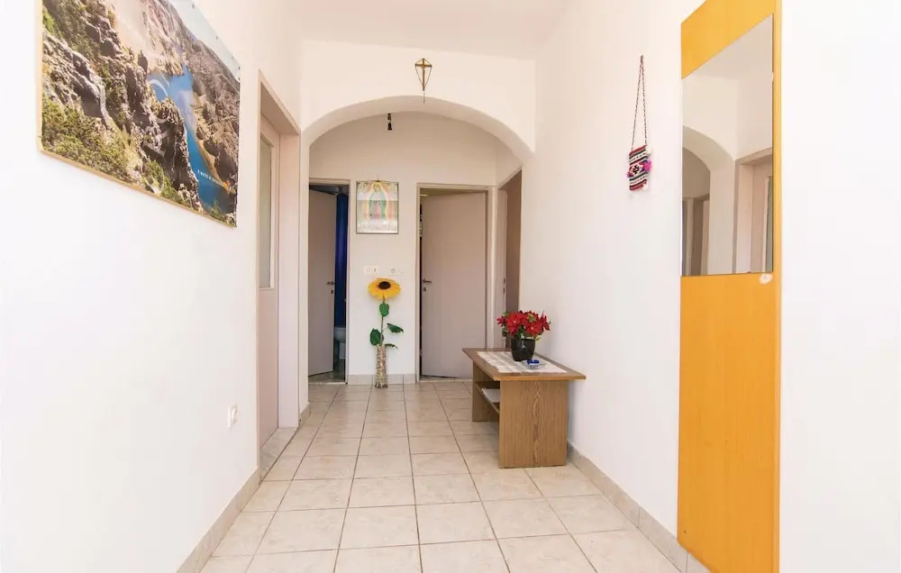 Stunning Apartment in Rovanjska With 3 Bedrooms