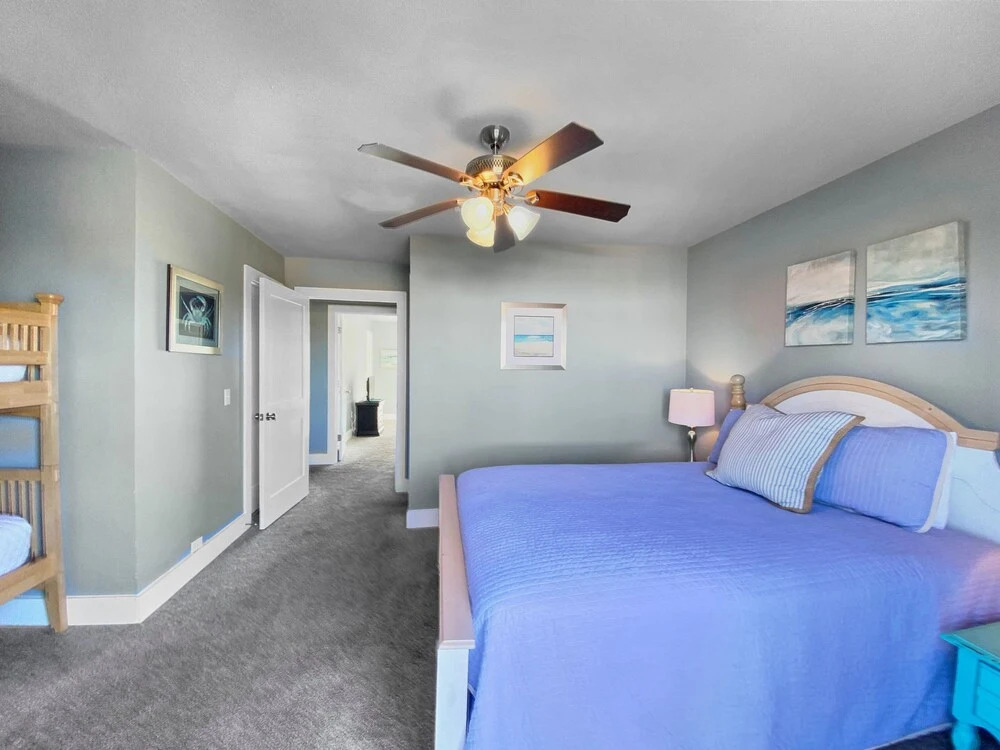 Shoreline Townhomes #10 - 2 Br townhouse by RedAwning