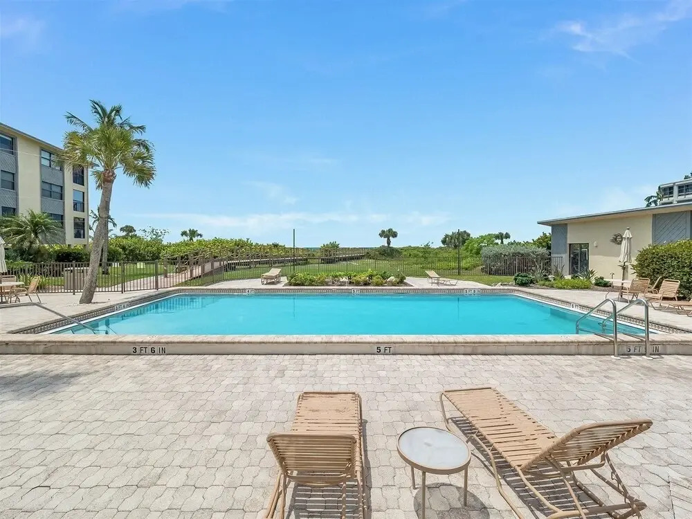 Sand Pointe 212