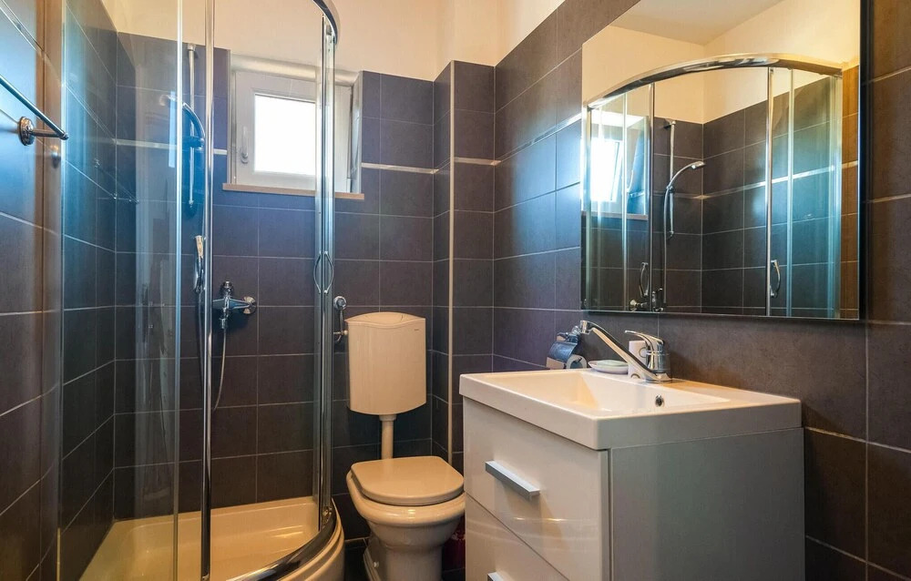 Nice Apartment in Sutivan With Wifi and 2 Bedrooms