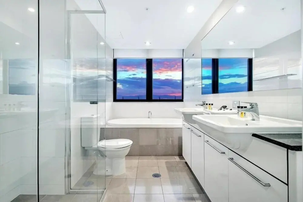 Broadbeach Skyline 3 Bedroom Retreat