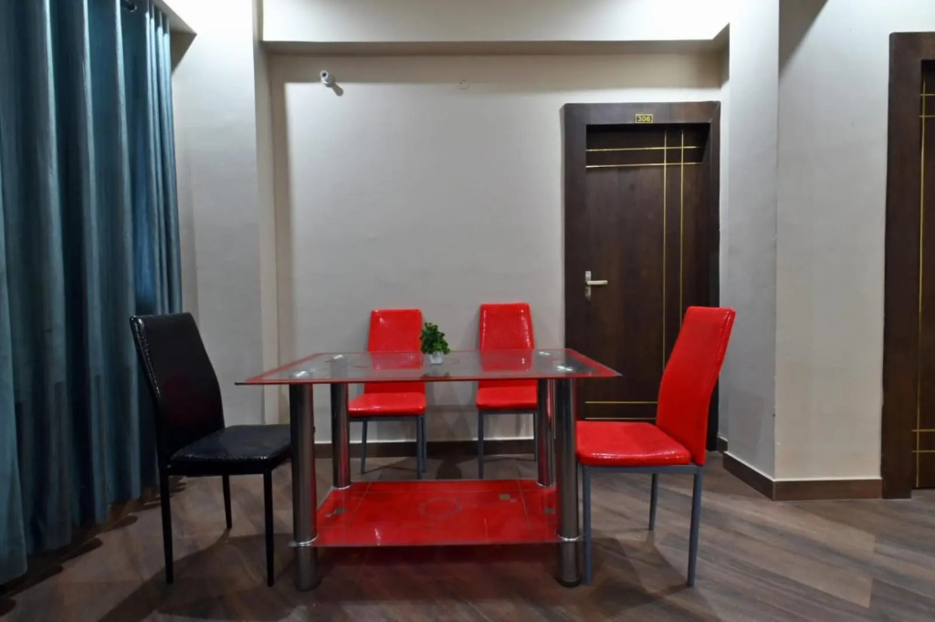Hotel Violett Doors