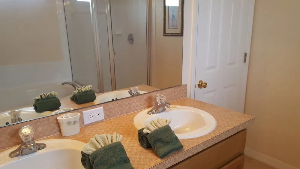 Large Open Floor Plan - 18