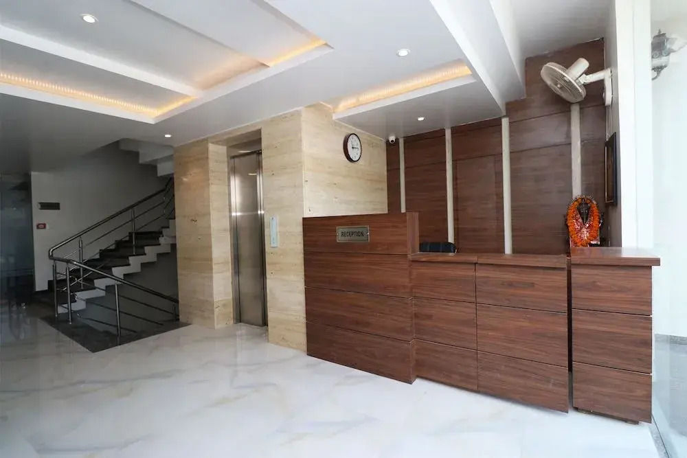Capital O 30624 Hotel Triton