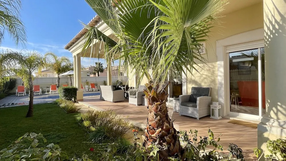 Sunshine - Private Pool - 8 Guests - Albufeira