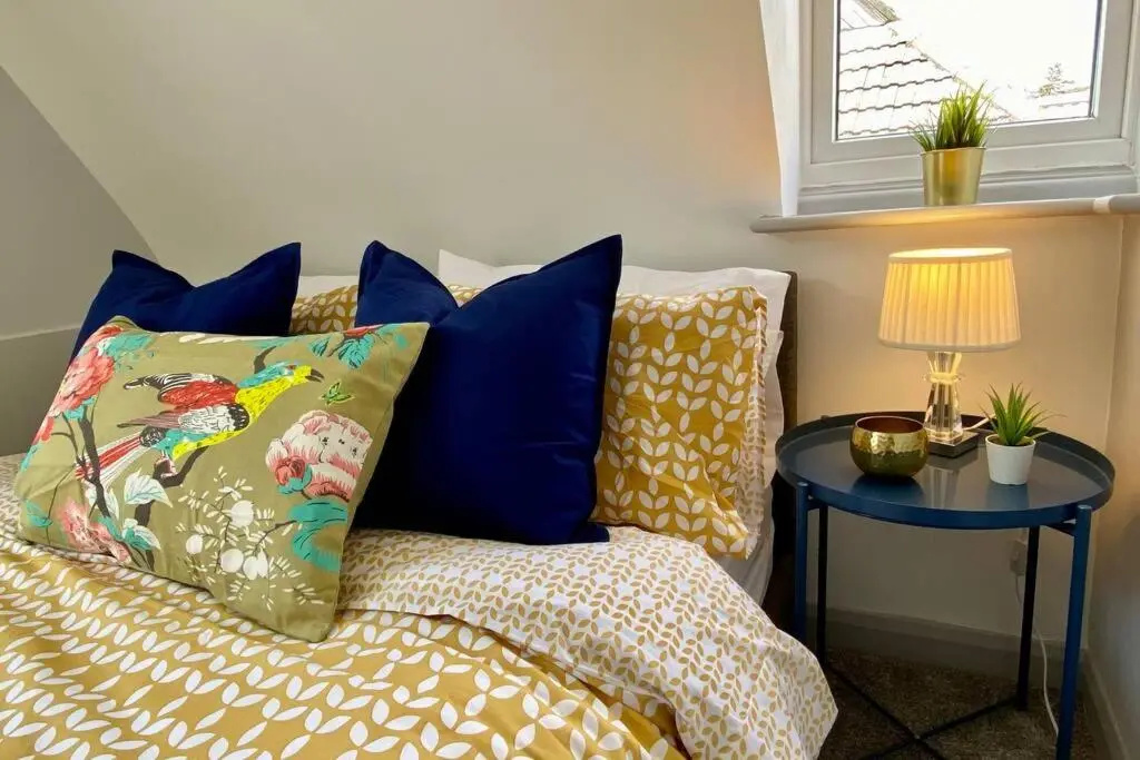 Stunning Apartment - 5 Minute Walk to the Best Beach! - Great Location - Parking - Netflix - Fast WiFi - Smart TV - Newly decorated - Close to Bournemouth & Poole Town Centre & Sandbanks
