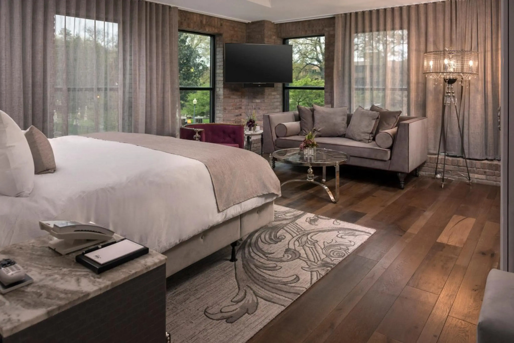 The Iveys Hotel