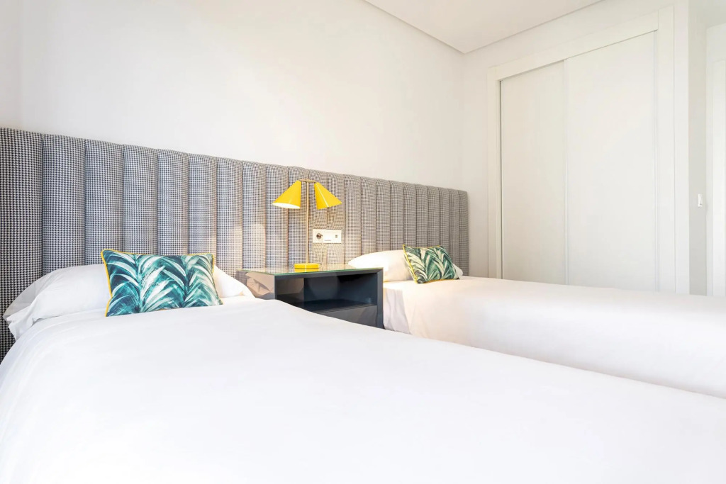 Amazing 2 Bd Apartment with 2 private terraces and communal pool. Alborada Terrace