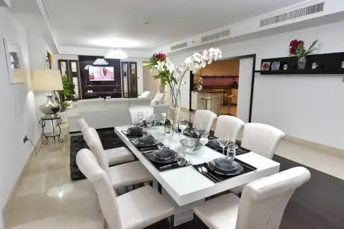 Dubai 5* Penthouse front sea 6 Bdr. private pool!